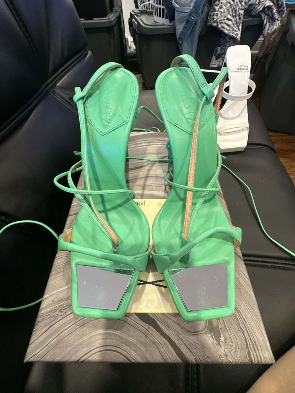 SCHUTZ